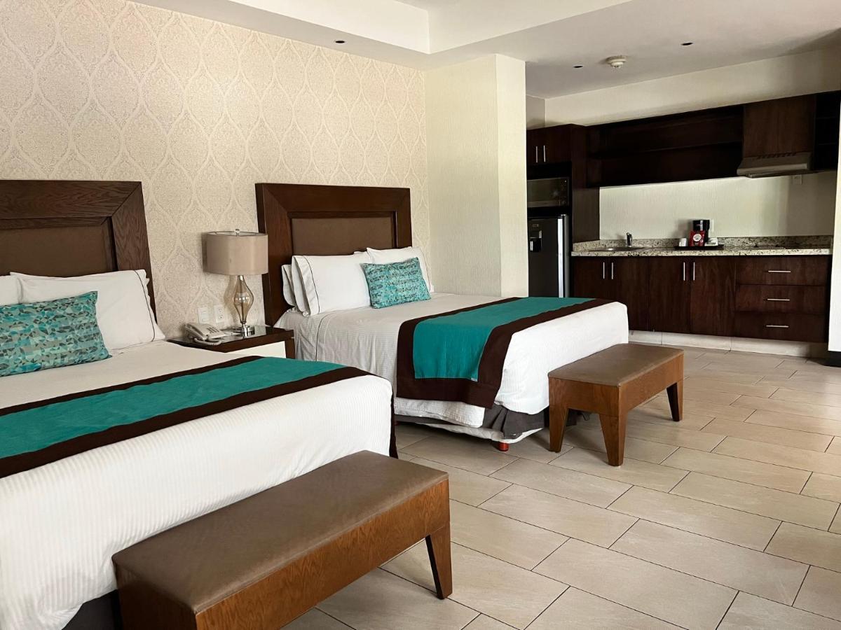 Aurea Hotel And Suites Zapopan Exterior photo